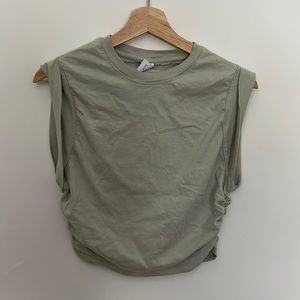 Day Break - Women's Light Grey Muscle Tee Cropped Top - Sz L *